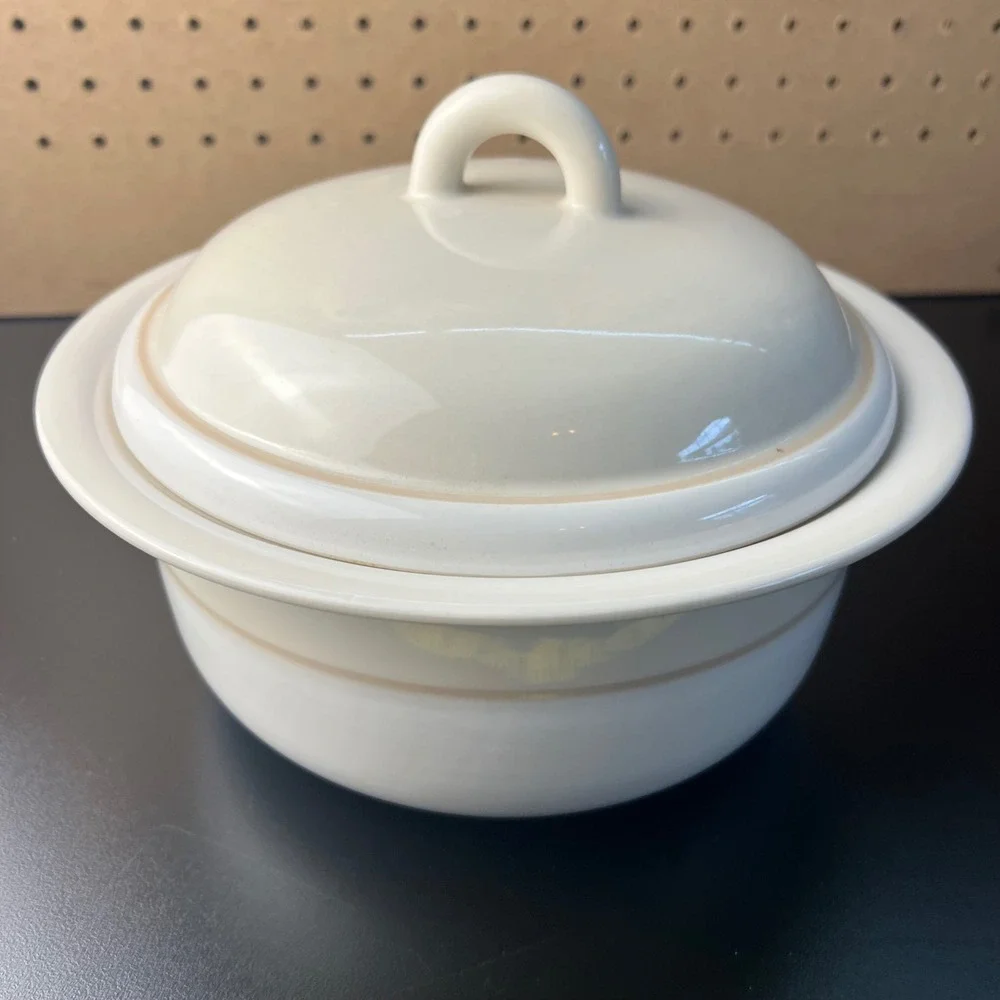 Norway by Epoch Discontinued 2qt Covered Casserole‎ Lid Cream White